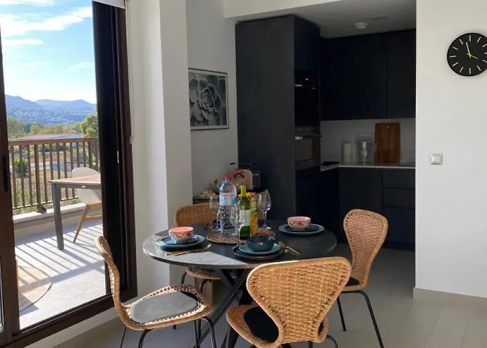 New Lomas De 德尼亚