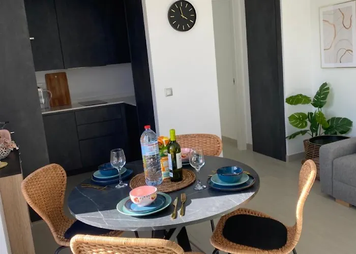 New Lomas De * 德尼亚