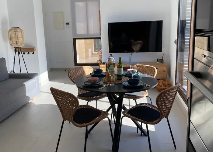 New Lomas De 德尼亚